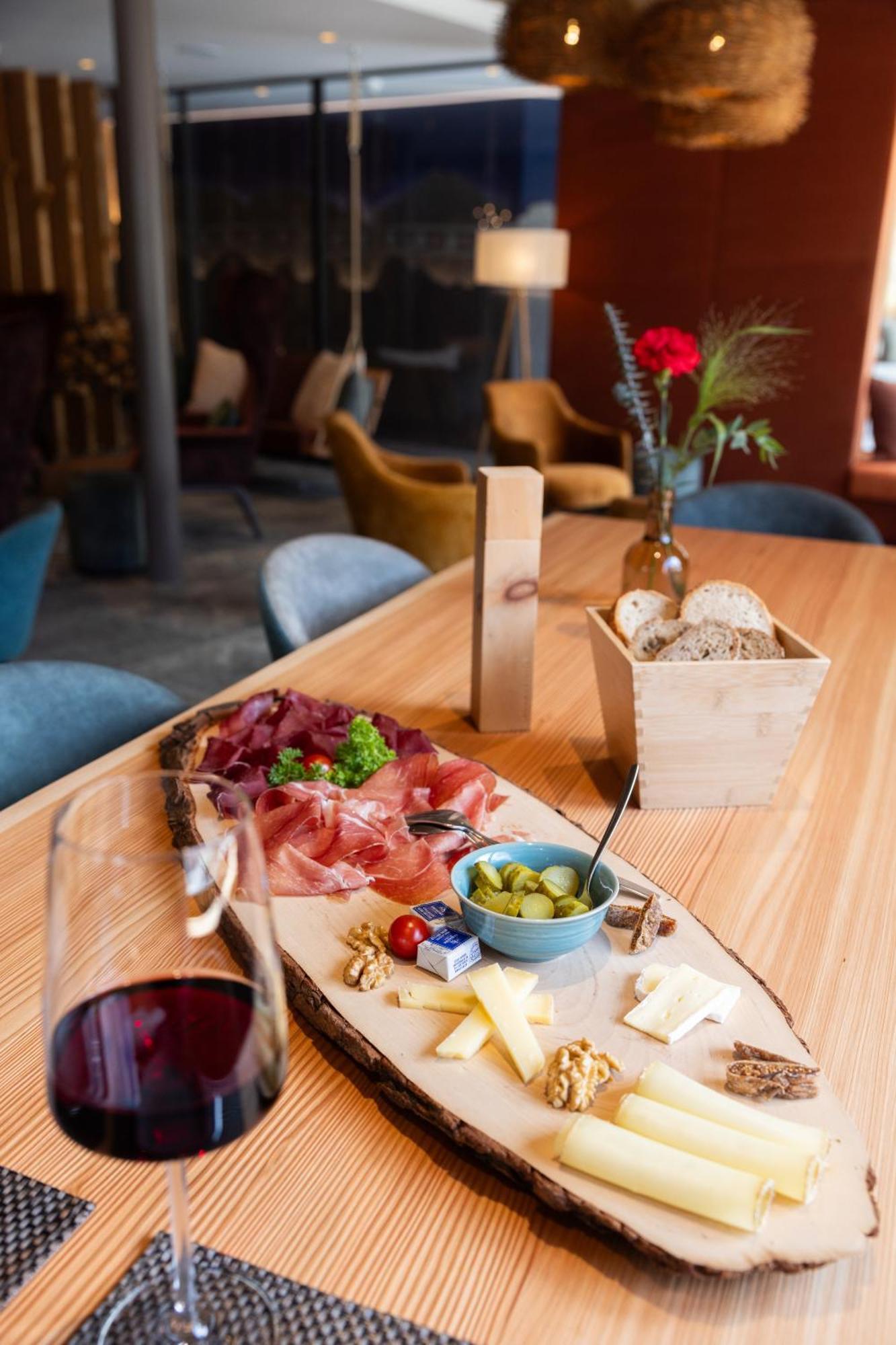 Hotel Garni Chesa Mulin Понтрезина Экстерьер фото