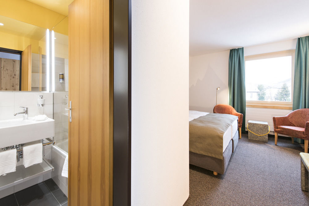 Hotel Garni Chesa Mulin Понтрезина Экстерьер фото