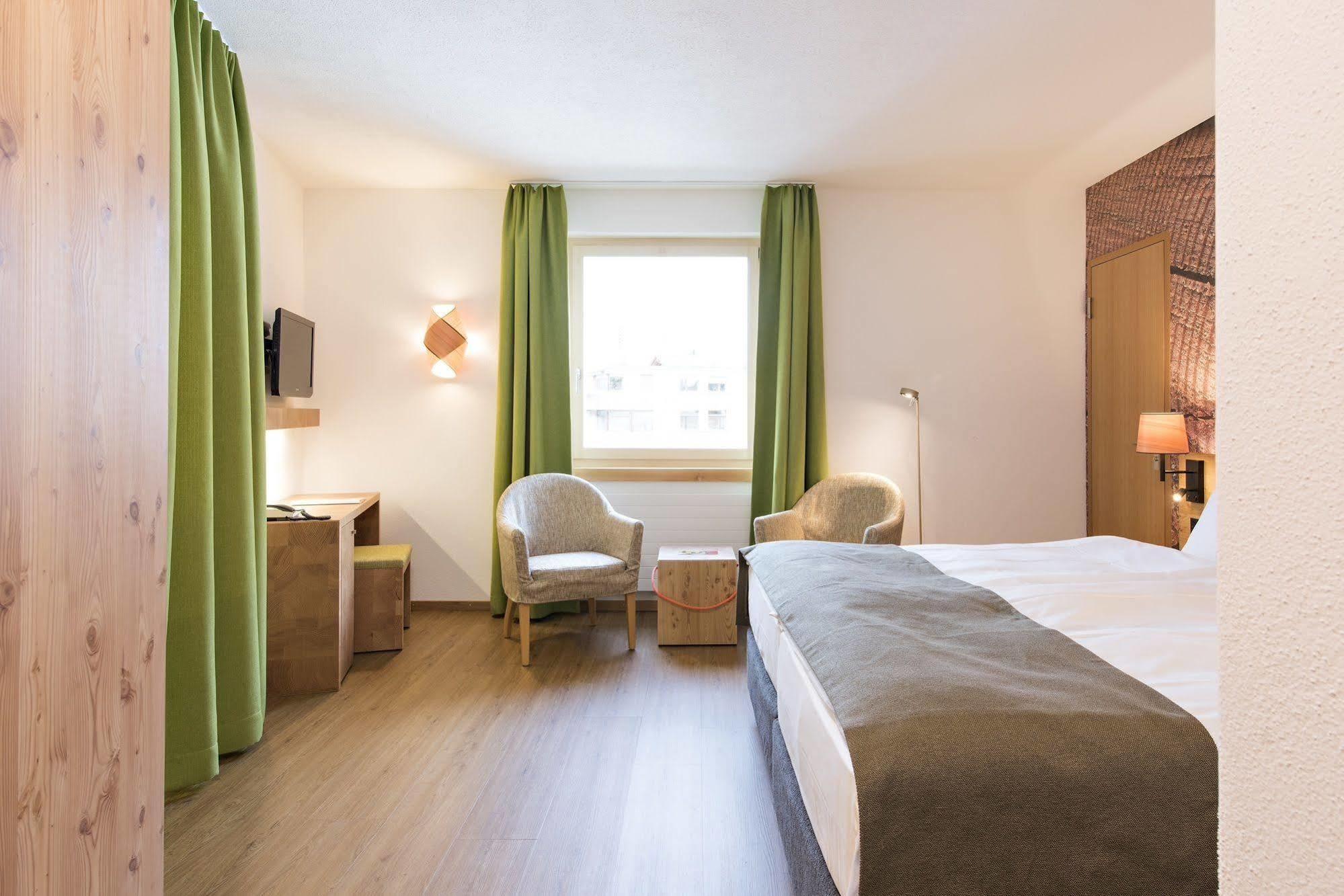 Hotel Garni Chesa Mulin Понтрезина Экстерьер фото