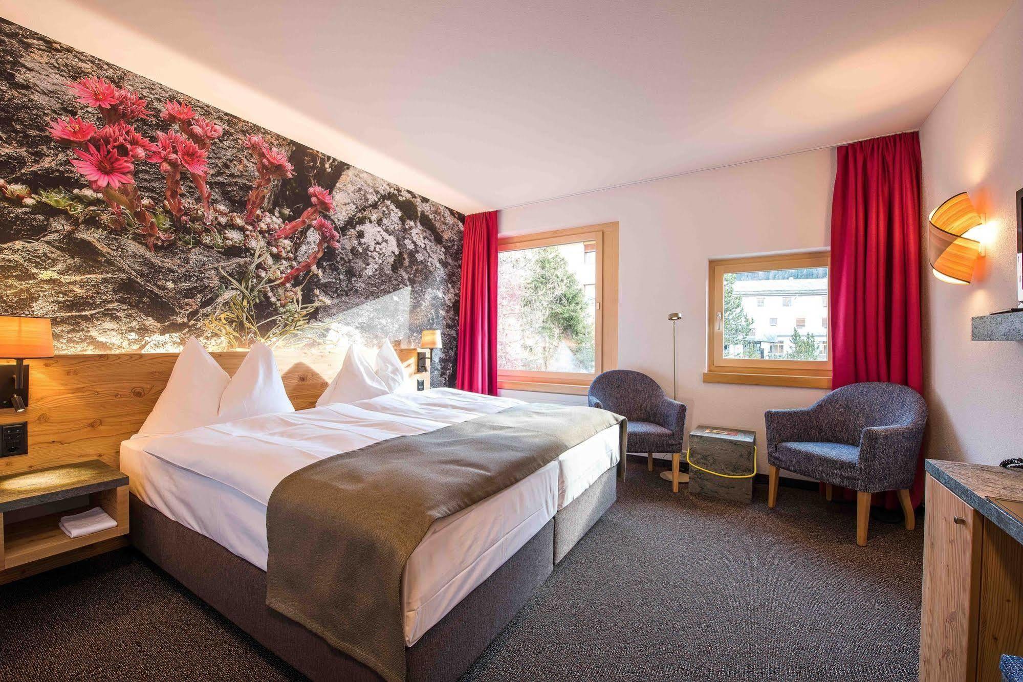 Hotel Garni Chesa Mulin Понтрезина Экстерьер фото